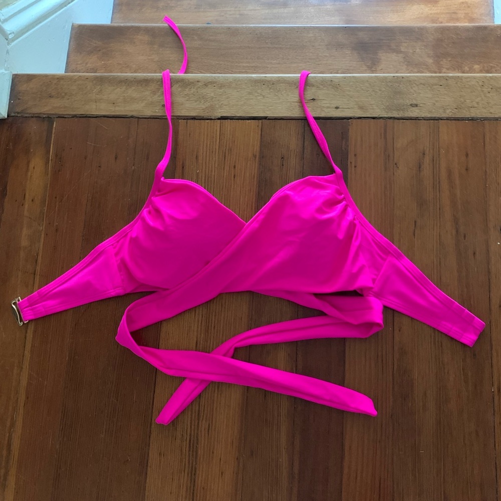 Victoria’s Secret knock out wrap bikini top - Picture 2 of 8